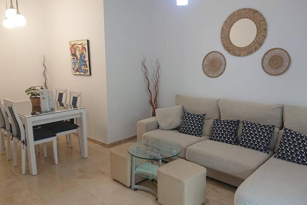 Appartement 1st Line Of The Beach, La Rada Beach! Ac,wifi,terrace, Private Parking