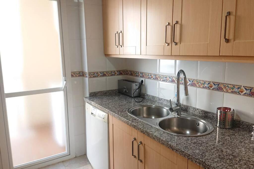 Appartement 1st Line Of The Beach, La Rada Beach! Ac,wifi,terrace, Private Parking *