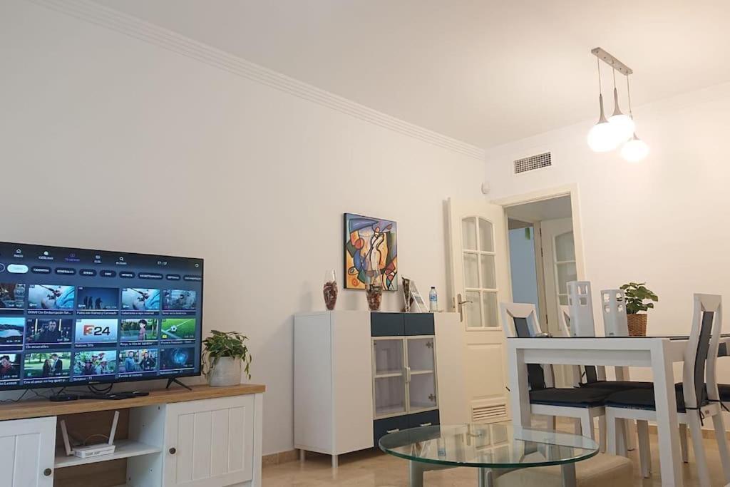 1st Line Of The Beach, La Rada Beach! Ac,wifi,terrace, Private Parking Appartement *